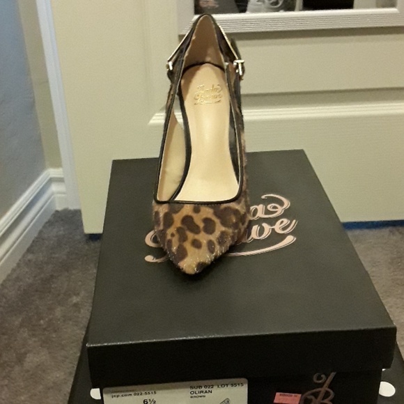 Shoes - Picture 3 of 4